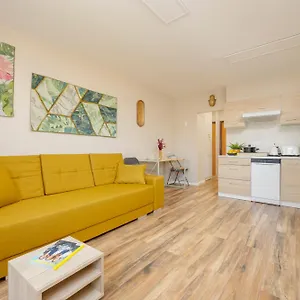 https://modern-zoliborz-apartment-by-renters.warsawhotelspoland.com