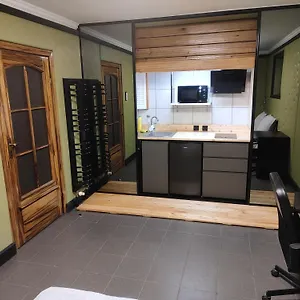 https://studio-5.warsawhotelspoland.com